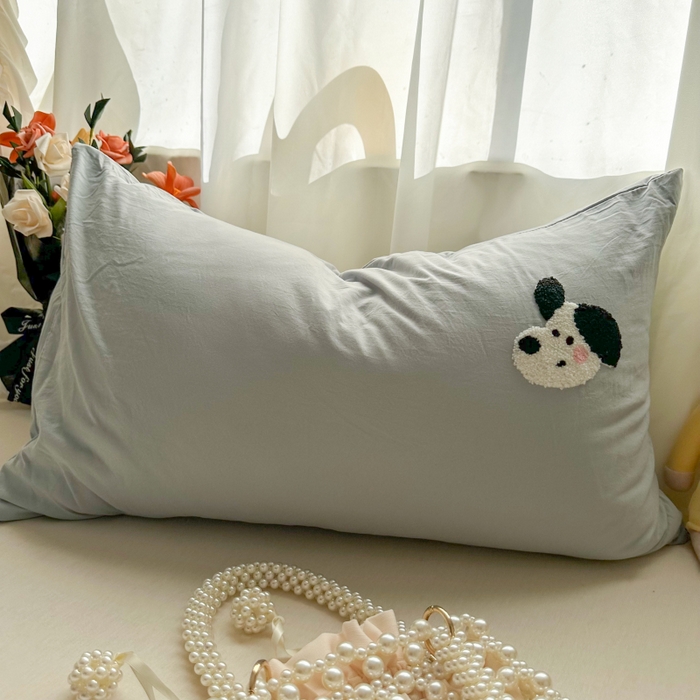 91家纺网 家纺一手货源 找家纺 百寐 2025年学生季宿舍枕套毛巾绣非纯棉枕芯保护防尘套48*74cm 蓝灰狗狗