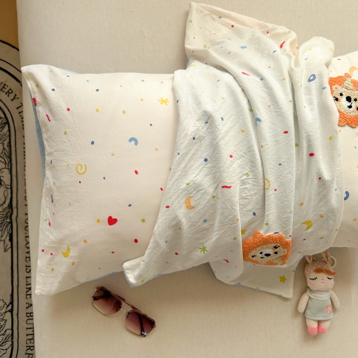 91家纺网 家纺一手货源 找家纺 百寐 2025年学生季宿舍枕套毛巾绣非纯棉枕芯保护防尘套48*74cm 星空狮子