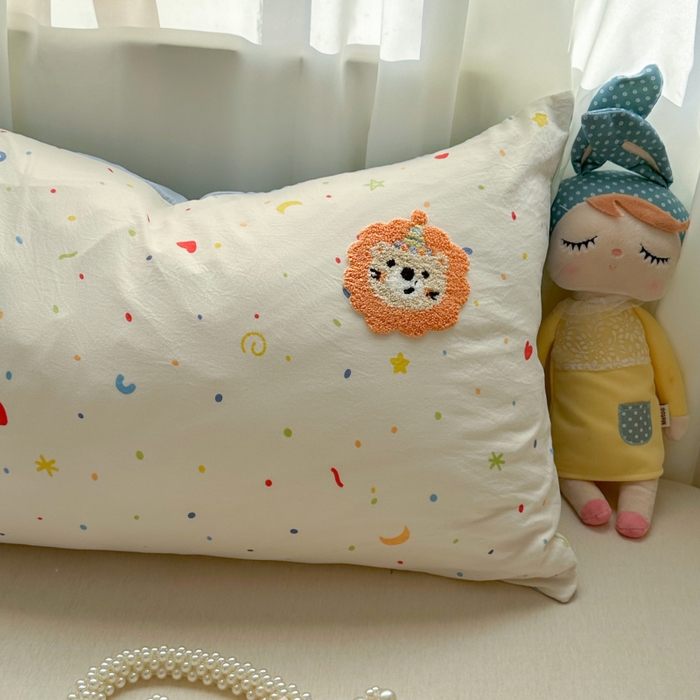 91家纺网 家纺一手货源 找家纺 百寐 2025年学生季宿舍枕套毛巾绣非纯棉枕芯保护防尘套48*74cm 星空狮子