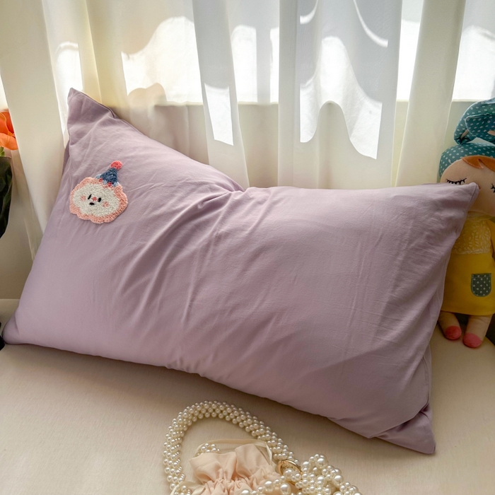 91家纺网 家纺一手货源 找家纺 百寐 2025年学生季宿舍枕套毛巾绣非纯棉枕芯保护防尘套48*74cm 紫云朵