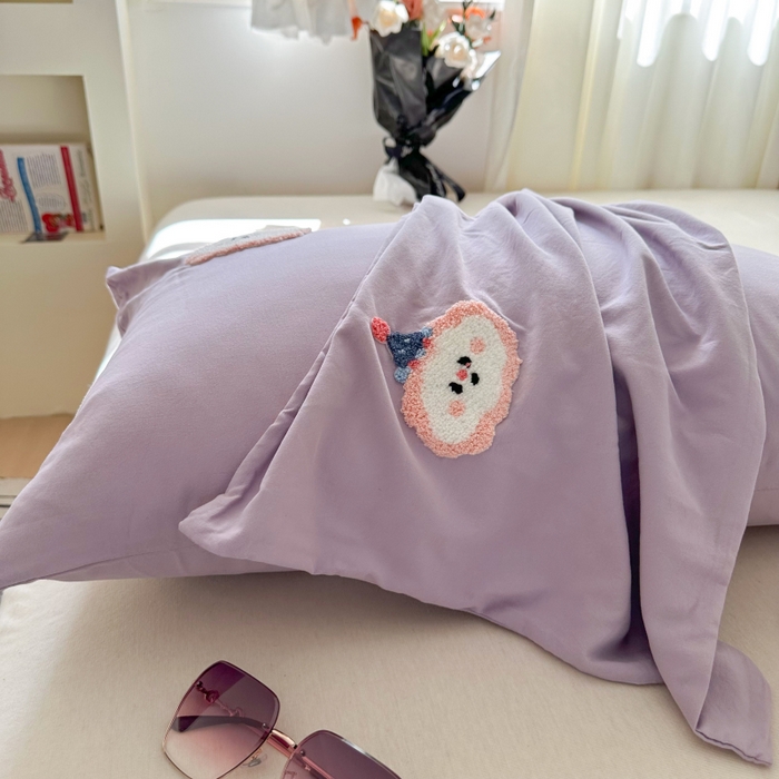 91家纺网 家纺一手货源 找家纺 百寐 2025年学生季宿舍枕套毛巾绣非纯棉枕芯保护防尘套48*74cm 紫云朵