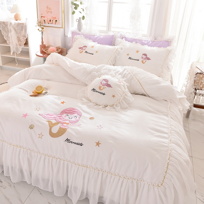 91家纺网 家纺一手货源 找家纺 花香四季家纺 2025新款13376纯棉贴布刺绣雪纺纱四件套-人鱼小姐  人鱼小姐白