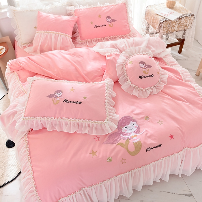 91家纺网 家纺一手货源 找家纺 花香四季家纺 2025新款13376纯棉贴布刺绣雪纺纱四件套-人鱼小姐  人鱼小姐粉