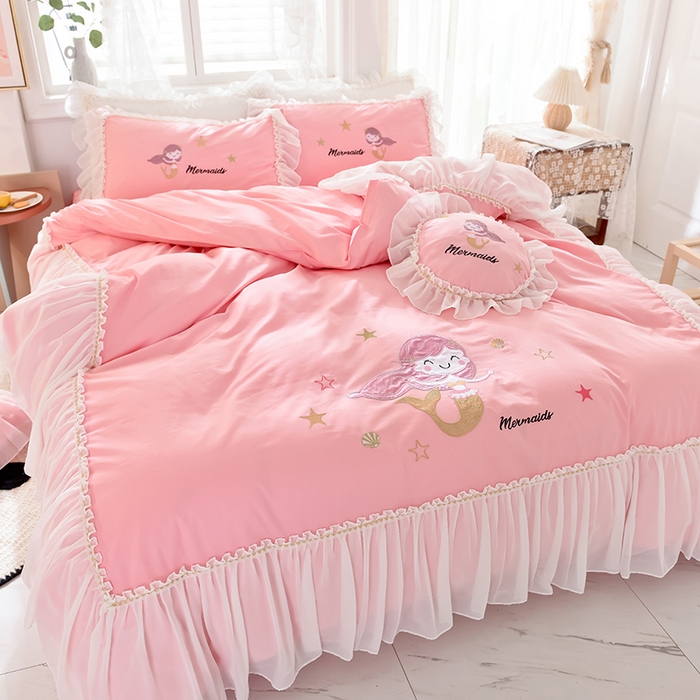 91家纺网 家纺一手货源 找家纺 花香四季家纺 2025新款13376纯棉贴布刺绣雪纺纱四件套-人鱼小姐  人鱼小姐粉