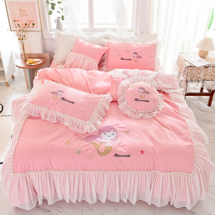 91家纺网 家纺一手货源 找家纺 花香四季家纺 2025新款13376纯棉贴布刺绣雪纺纱四件套-人鱼小姐  人鱼小姐粉