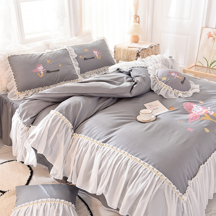 91家纺网 家纺一手货源 找家纺 花香四季家纺 2025新款13376纯棉贴布刺绣雪纺纱四件套-人鱼小姐  人鱼小姐灰