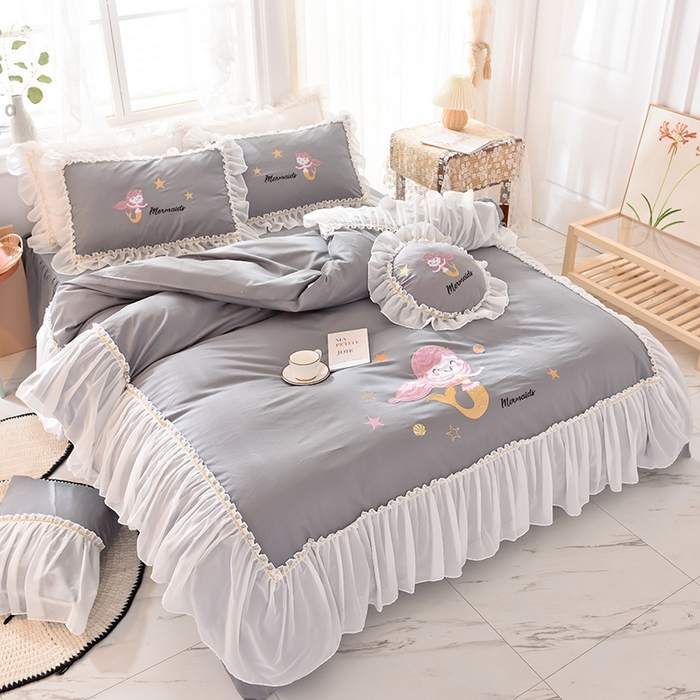 91家纺网 家纺一手货源 找家纺 花香四季家纺 2025新款13376纯棉贴布刺绣雪纺纱四件套-人鱼小姐  人鱼小姐灰