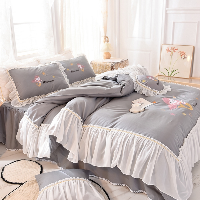 91家纺网 家纺一手货源 找家纺 花香四季家纺 2025新款13376纯棉贴布刺绣雪纺纱四件套-人鱼小姐  人鱼小姐灰