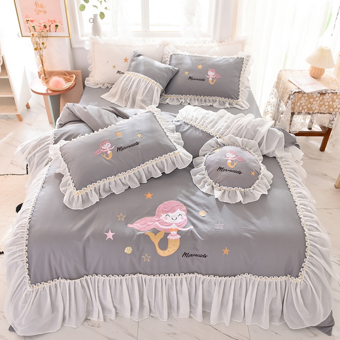 91家纺网 家纺一手货源 找家纺 花香四季家纺 2025新款13376纯棉贴布刺绣雪纺纱四件套-人鱼小姐  人鱼小姐灰