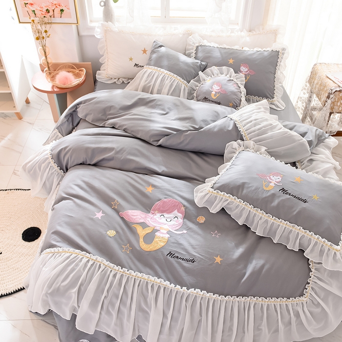 91家纺网 家纺一手货源 找家纺 花香四季家纺 2025新款13376纯棉贴布刺绣雪纺纱四件套-人鱼小姐  人鱼小姐灰