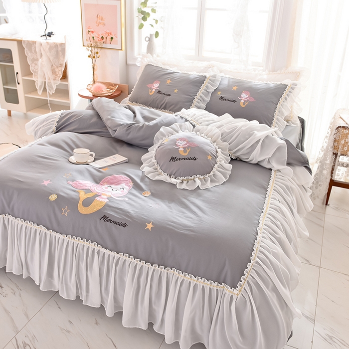 91家纺网 家纺一手货源 找家纺 花香四季家纺 2025新款13376纯棉贴布刺绣雪纺纱四件套-人鱼小姐  人鱼小姐灰