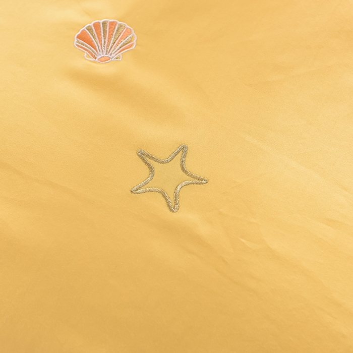 91家纺网 家纺一手货源 找家纺 花香四季家纺 2025新款13376纯棉贴布刺绣雪纺纱四件套-人鱼小姐  人鱼小姐姜黄