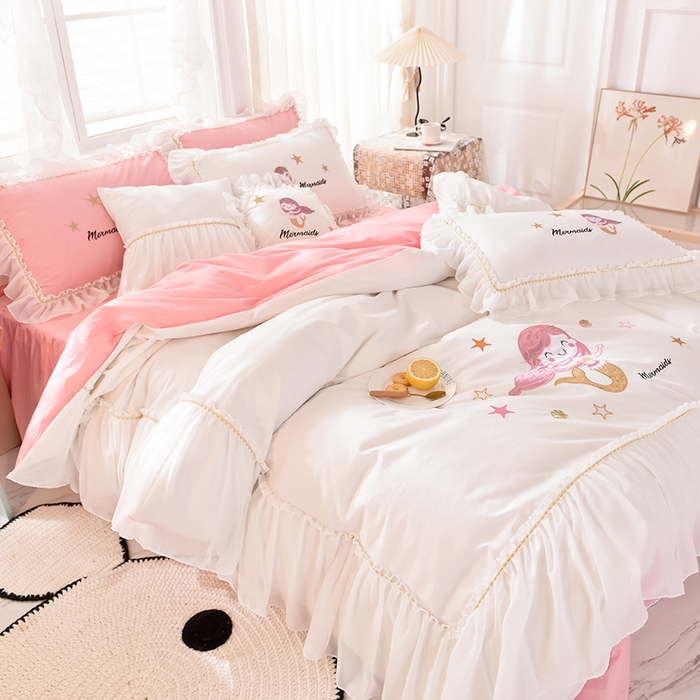 91家纺网 家纺一手货源 找家纺 花香四季家纺 2025新款13376纯棉贴布刺绣雪纺纱四件套-人鱼小姐  人鱼小姐粉白