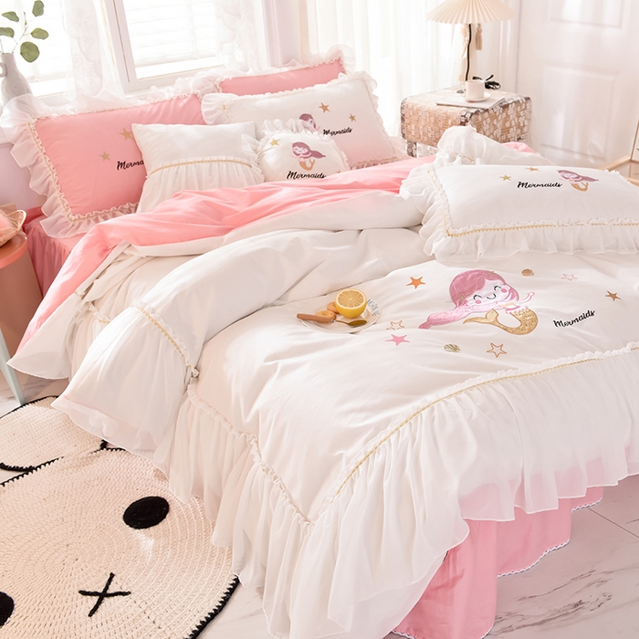 91家纺网 家纺一手货源 找家纺 花香四季家纺 2025新款13376纯棉贴布刺绣雪纺纱四件套-人鱼小姐  人鱼小姐粉白