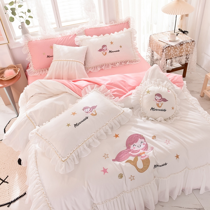 91家纺网 家纺一手货源 找家纺 花香四季家纺 2025新款13376纯棉贴布刺绣雪纺纱四件套-人鱼小姐  人鱼小姐粉白