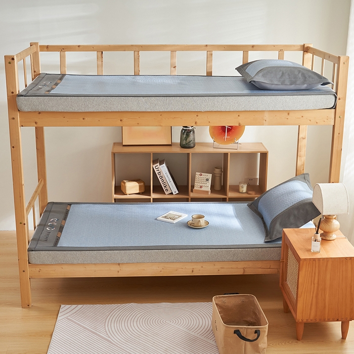 91家纺网 家纺一手货源 找家纺 鑫琪莱家纺 2025新款学生PE凉感藤席 典雅贡藤-蓝