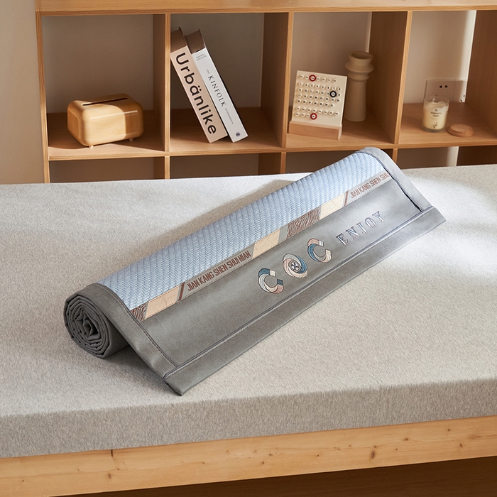 91家纺网 家纺一手货源 找家纺 鑫琪莱家纺 2025新款学生PE凉感藤席 典雅贡藤-蓝