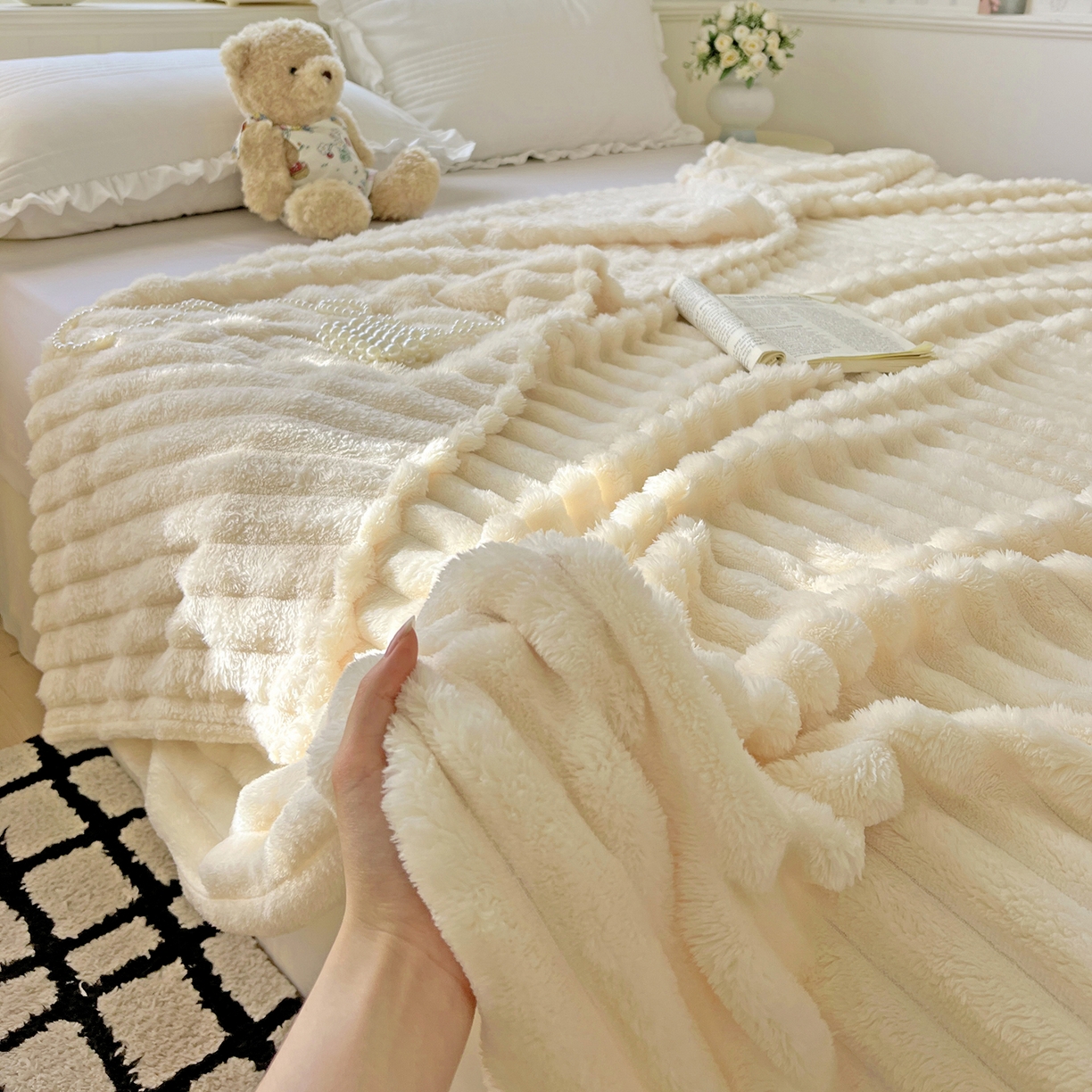 91家纺网 家纺一手货源 找家纺 （总）耀悦家纺 2025新款高克重双面兔兔绒毛毯-柔梦系列一件代发外贸