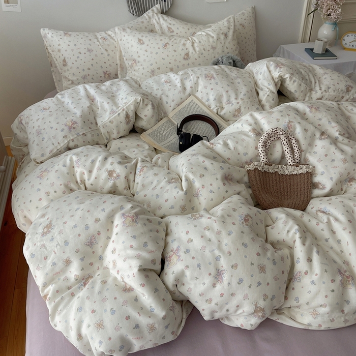 91家纺网 家纺一手货源 找家纺 六巷胡同 2025新款INS卡通A类全棉纯棉双层纱四件套学生季三件套 双层纱-野花彩蝶喵