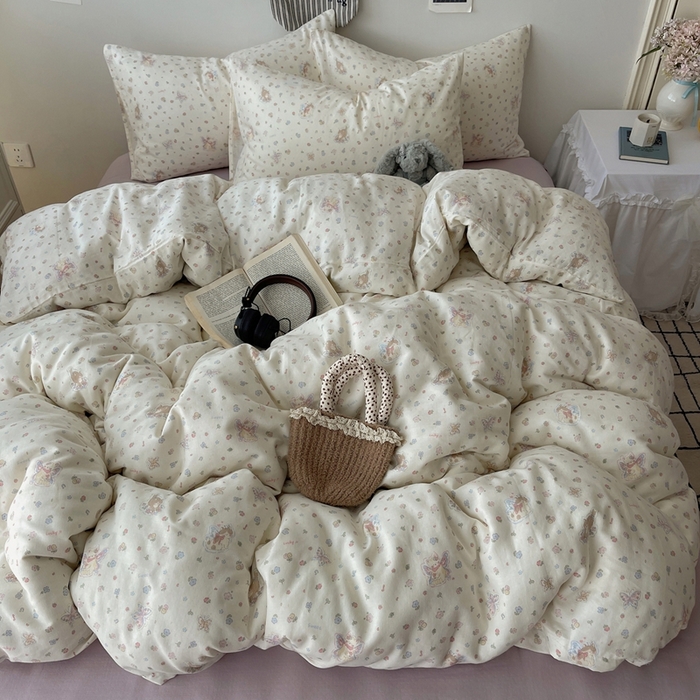 91家纺网 家纺一手货源 找家纺 六巷胡同 2025新款INS卡通A类全棉纯棉双层纱四件套学生季三件套 双层纱-野花彩蝶喵