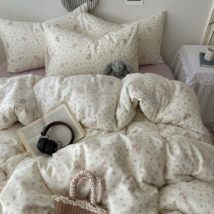 91家纺网 家纺一手货源 找家纺 六巷胡同 2025新款INS卡通A类全棉纯棉双层纱四件套学生季三件套 双层纱-野花彩蝶喵