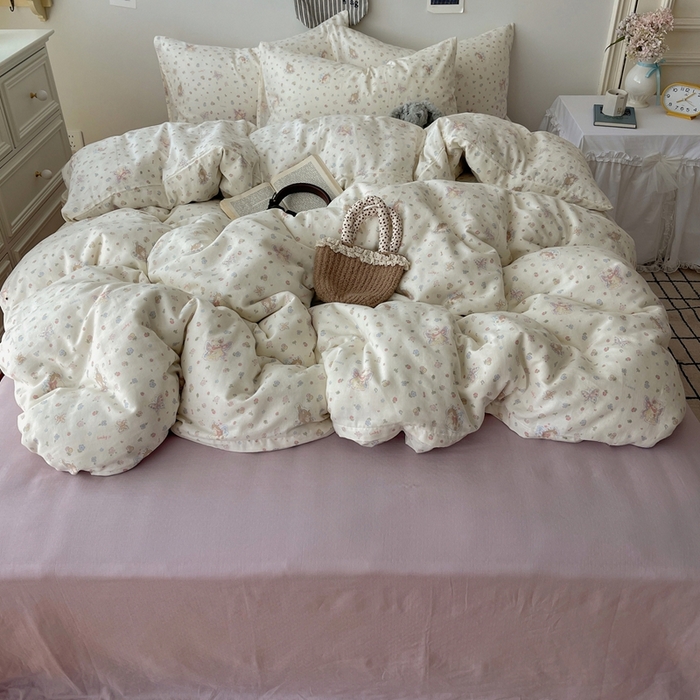 91家纺网 家纺一手货源 找家纺 六巷胡同 2025新款INS卡通A类全棉纯棉双层纱四件套学生季三件套 双层纱-野花彩蝶喵