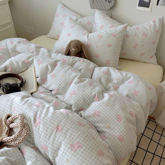 91家纺网 家纺一手货源 找家纺 六巷胡同 2025新款INS卡通A类全棉纯棉双层纱四件套学生季三件套 双层纱-蓝格波点兔