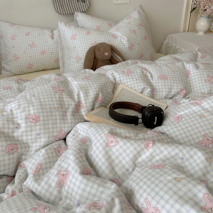 91家纺网 家纺一手货源 找家纺 六巷胡同 2025新款INS卡通A类全棉纯棉双层纱四件套学生季三件套 双层纱-蓝格波点兔