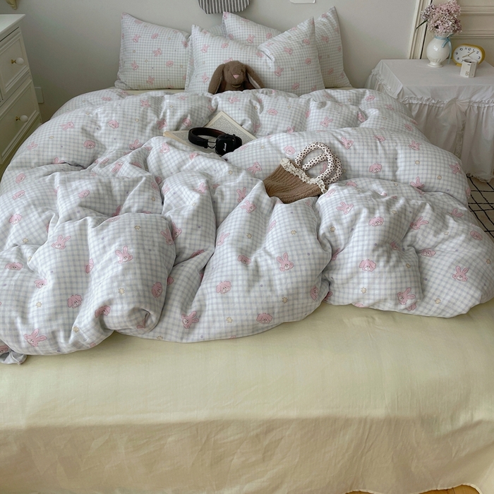 91家纺网 家纺一手货源 找家纺 六巷胡同 2025新款INS卡通A类全棉纯棉双层纱四件套学生季三件套 双层纱-蓝格波点兔