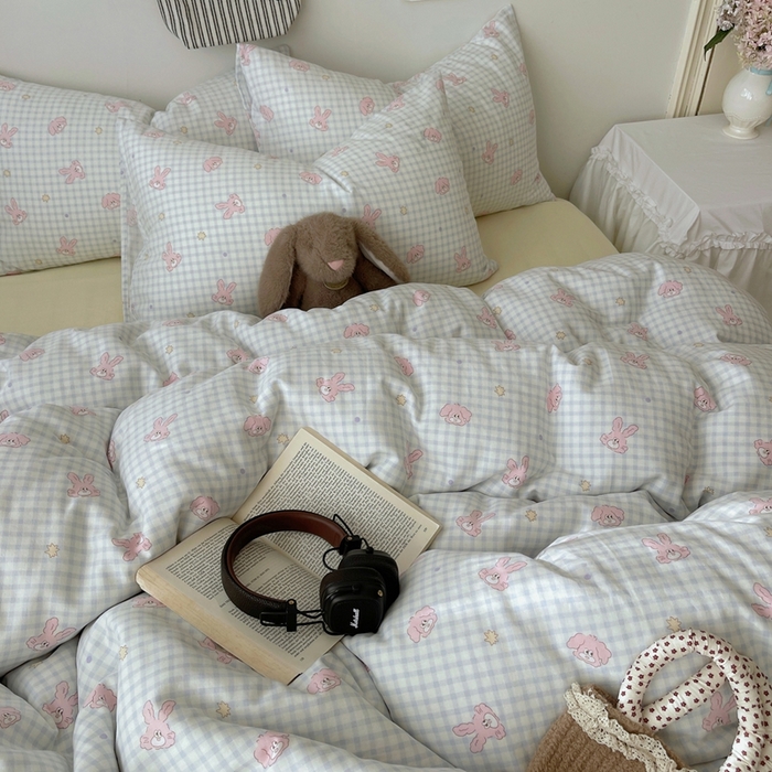 91家纺网 家纺一手货源 找家纺 六巷胡同 2025新款INS卡通A类全棉纯棉双层纱四件套学生季三件套 双层纱-蓝格波点兔