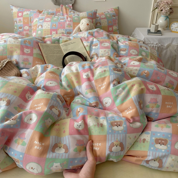 91家纺网 家纺一手货源 找家纺 六巷胡同 2025新款INS卡通A类全棉纯棉双层纱四件套学生季三件套 双层纱-假日妙趣犬