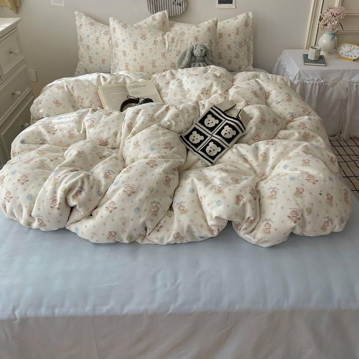 91家纺网 家纺一手货源 找家纺 六巷胡同 2025新款INS卡通A类全棉纯棉双层纱四件套学生季三件套 双层纱-公园萝莉犬