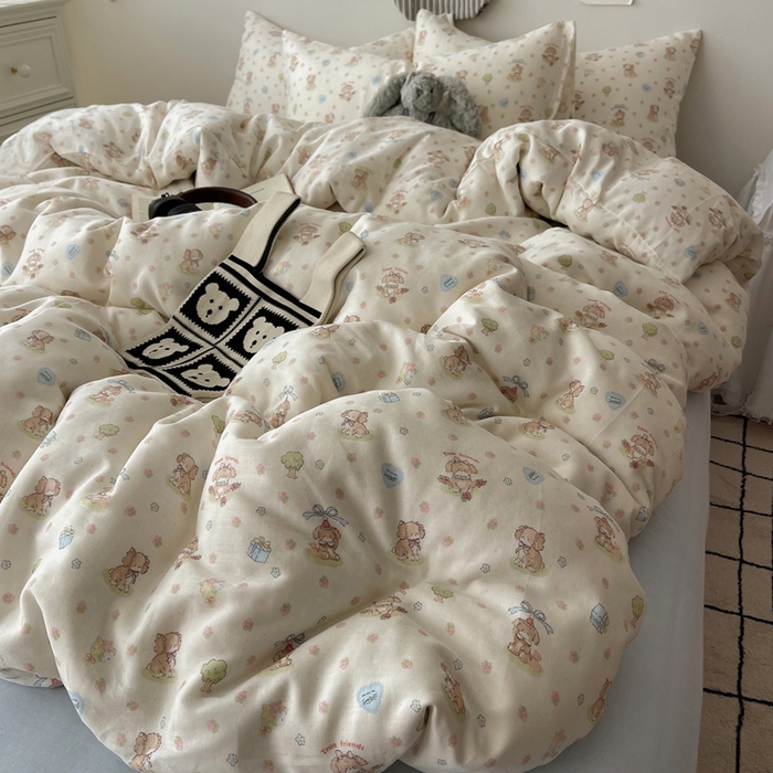 91家纺网 家纺一手货源 找家纺 六巷胡同 2025新款INS卡通A类全棉纯棉双层纱四件套学生季三件套 双层纱-公园萝莉犬