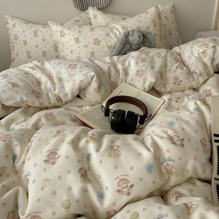 91家纺网 家纺一手货源 找家纺 六巷胡同 2025新款INS卡通A类全棉纯棉双层纱四件套学生季三件套 双层纱-公园萝莉犬