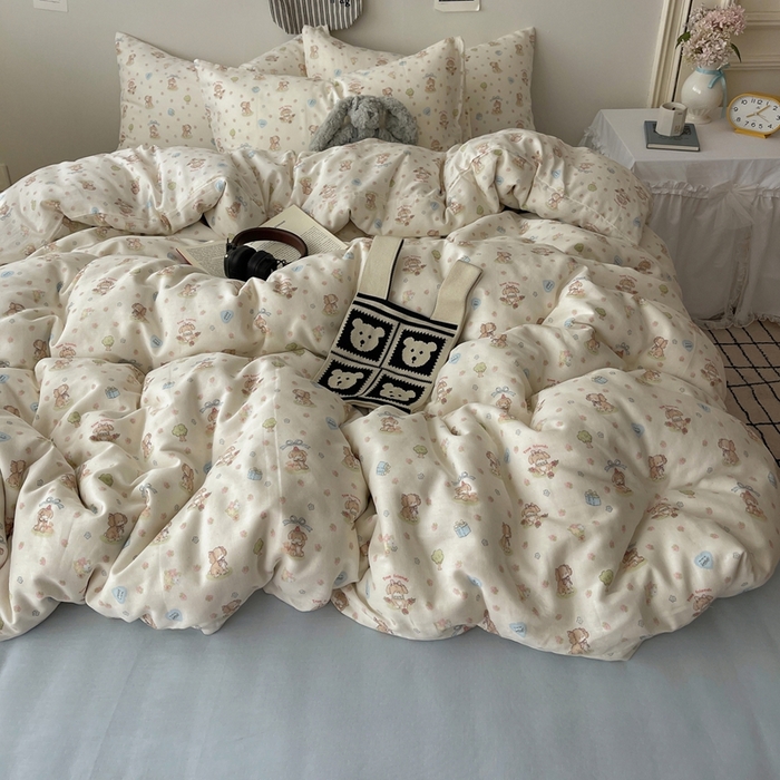 91家纺网 家纺一手货源 找家纺 六巷胡同 2025新款INS卡通A类全棉纯棉双层纱四件套学生季三件套 双层纱-公园萝莉犬