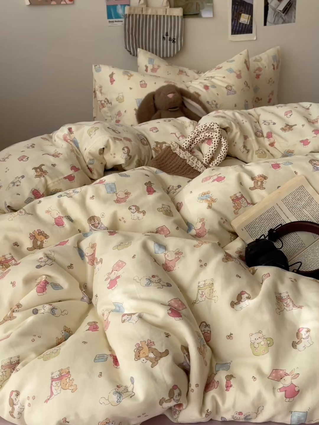 91家纺网 家纺一手货源 找家纺 六巷胡同 2025新款INS卡通A类全棉纯棉双层纱四件套学生季三件套 双层纱-贪玩动物园