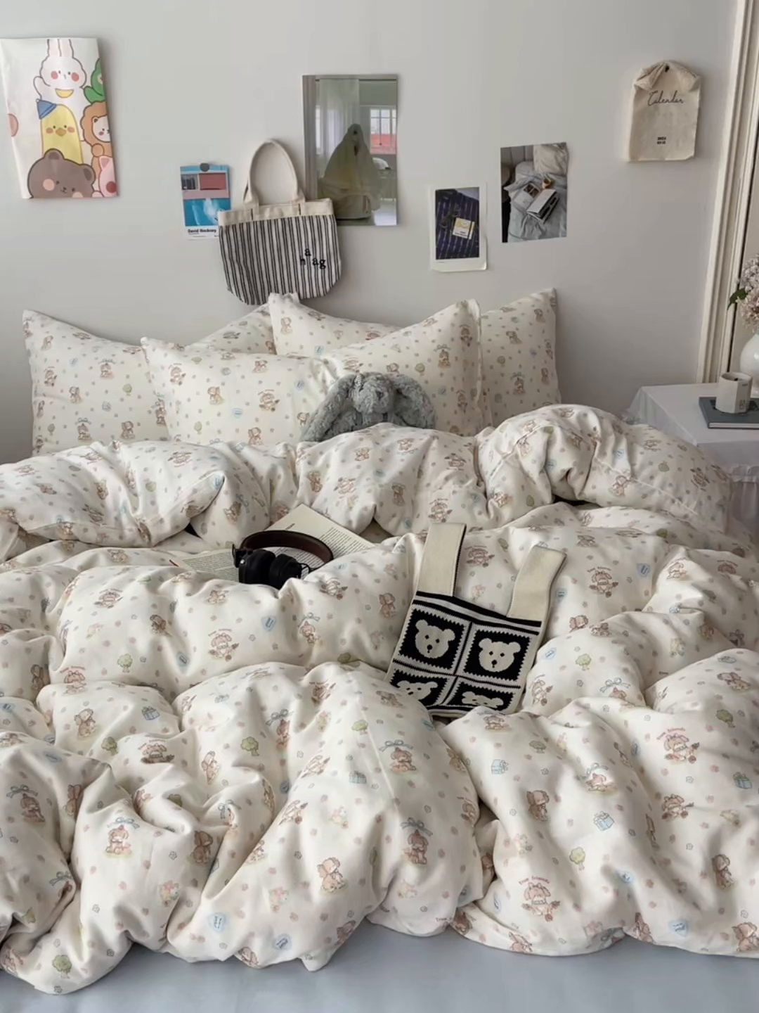 91家纺网 家纺一手货源 找家纺 六巷胡同 2025新款INS卡通A类全棉纯棉双层纱四件套学生季三件套 双层纱-公园萝莉犬