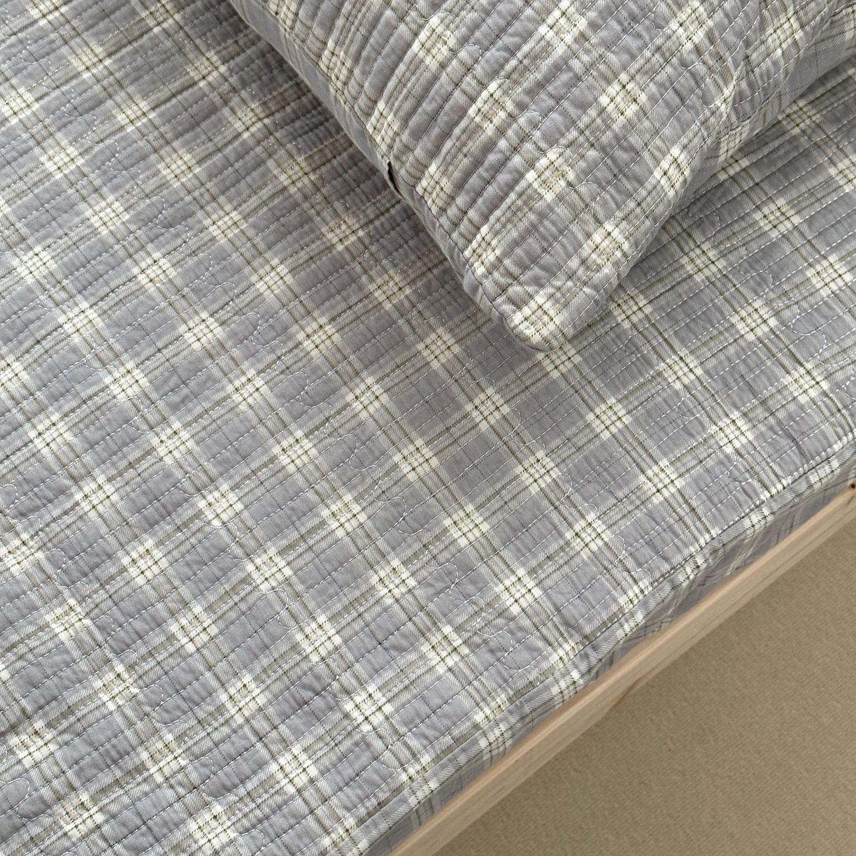 91家纺网 家纺一手货源 找家纺 佰织鑫家居 2025新款独家原创-学生季纯棉夹棉床笠三件套 灰格