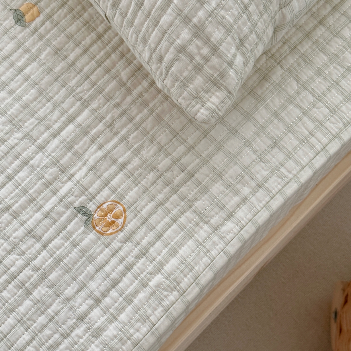 91家纺网 家纺一手货源 找家纺 佰织鑫家居 2025新款独家原创-学生季纯棉夹棉床笠三件套 甜橙