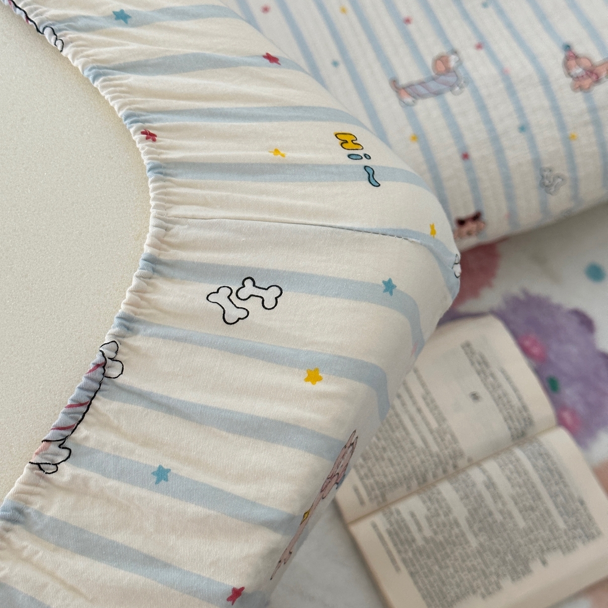 91家纺网 家纺一手货源 找家纺 佰织鑫家居 2025新款独家原创-学生季纯棉夹棉床笠三件套 旺仔