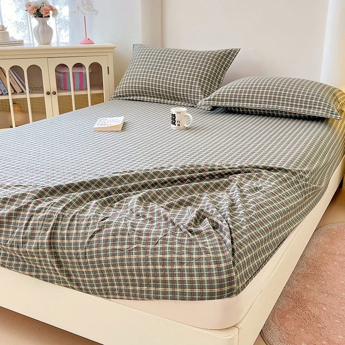 91家纺网 家纺一手货源 找家纺 梦舒羽 2025新款双层纱格子床笠防滑床罩床垫保护套榻榻米宿舍三件套 常规款-简兮绿格