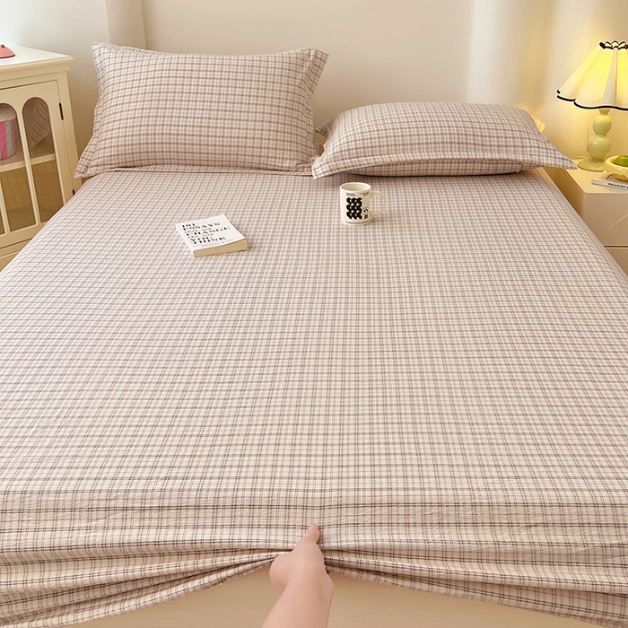 91家纺网 家纺一手货源 找家纺 梦舒羽 2025新款双层纱格子床笠防滑床罩床垫保护套榻榻米宿舍三件套 常规款-可可咖格