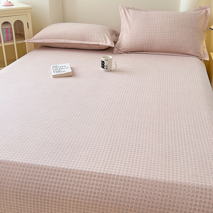 91家纺网 家纺一手货源 找家纺 梦舒羽 2025新款双层纱格子床笠防滑床罩床垫保护套榻榻米宿舍三件套 常规款-莱茵粉格
