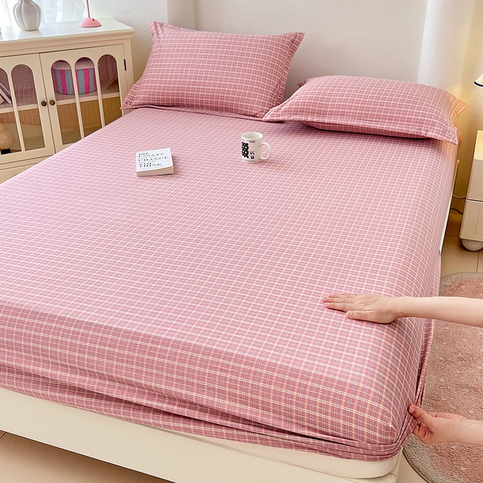 91家纺网 家纺一手货源 找家纺 梦舒羽 2025新款双层纱格子床笠防滑床罩床垫保护套榻榻米宿舍三件套 常规款-落日红格