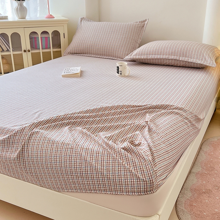 91家纺网 家纺一手货源 找家纺 梦舒羽 2025新款双层纱格子床笠防滑床罩床垫保护套榻榻米宿舍三件套 常规款-魅力蓝咖