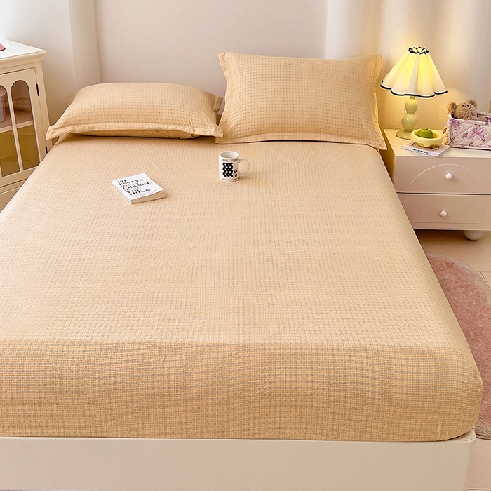 91家纺网 家纺一手货源 找家纺 梦舒羽 2025新款双层纱格子床笠防滑床罩床垫保护套榻榻米宿舍三件套 常规款-秋田黄格
