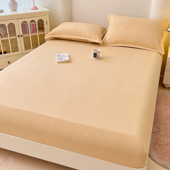 91家纺网 家纺一手货源 找家纺 梦舒羽 2025新款双层纱格子床笠防滑床罩床垫保护套榻榻米宿舍三件套 常规款-秋田黄格