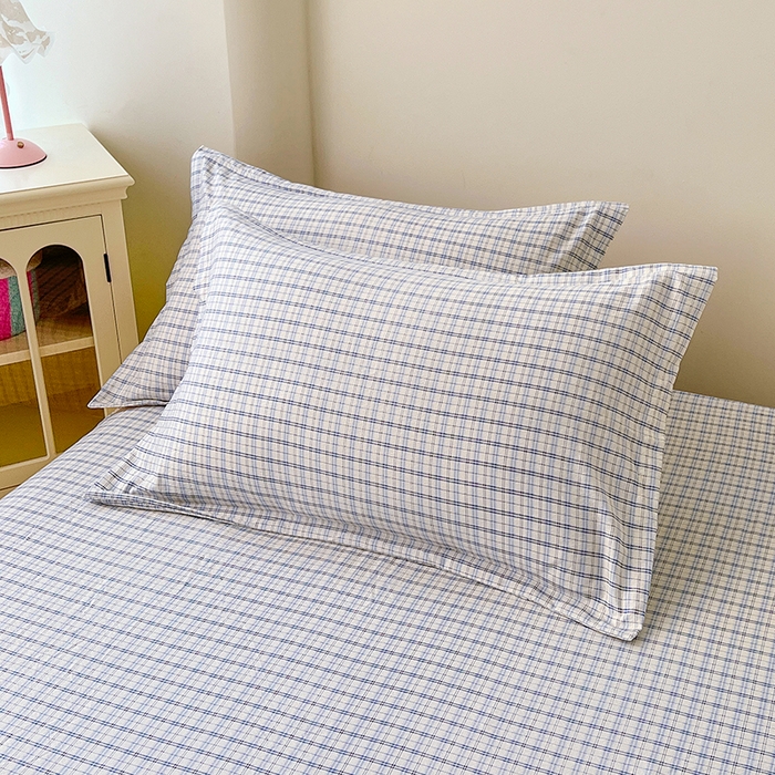 91家纺网 家纺一手货源 找家纺 梦舒羽 2025新款双层纱格子床笠防滑床罩床垫保护套榻榻米宿舍三件套 常规款-天空蓝格