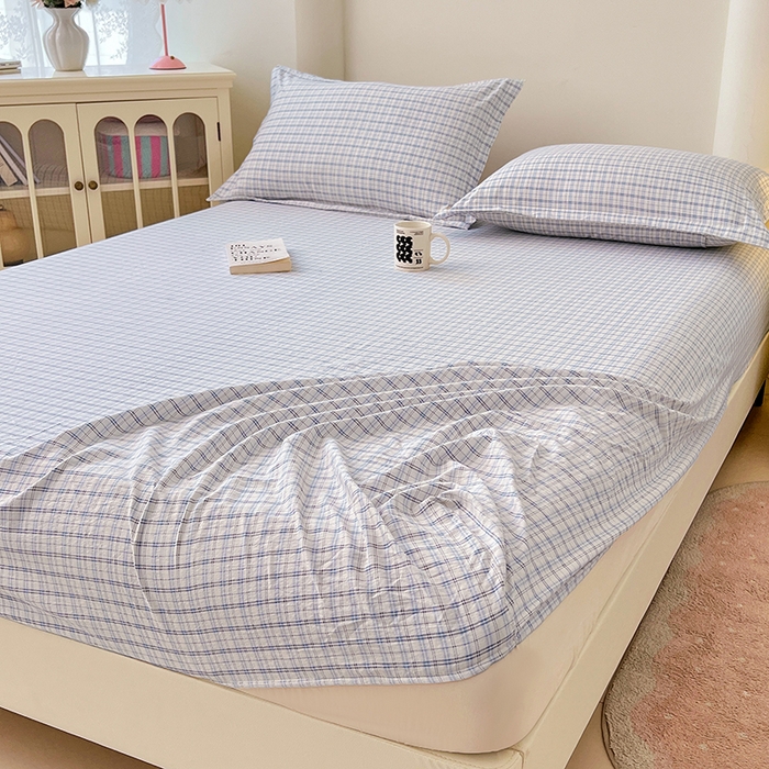 91家纺网 家纺一手货源 找家纺 梦舒羽 2025新款双层纱格子床笠防滑床罩床垫保护套榻榻米宿舍三件套 常规款-天空蓝格