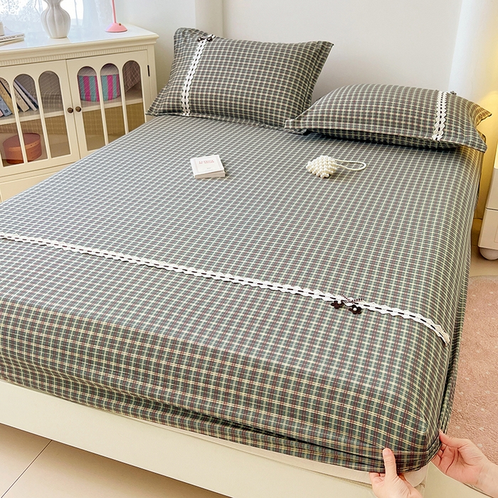 91家纺网 家纺一手货源 找家纺 梦舒羽 2025新款双层纱格子花边床笠防滑蕾丝床罩床垫保护套榻榻米宿舍三件套 花边款-简兮绿格